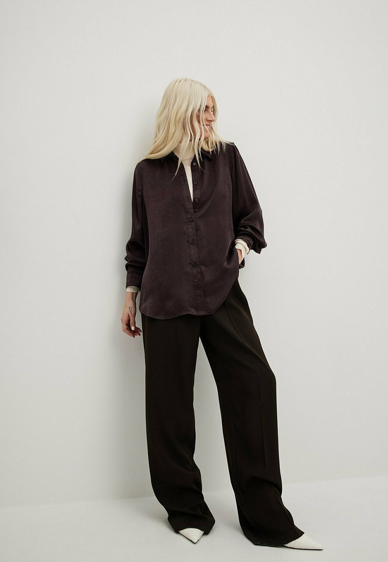 KARL LAGERFELD SHOULDER PAD TOP - Camisa - white/blanco
