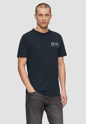 - T-shirt z nadrukiem