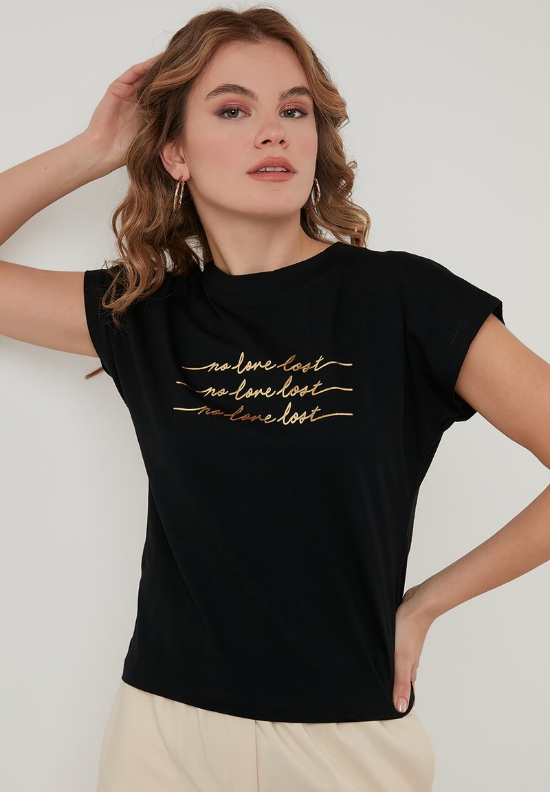 LELA REGULAR FIT - Apdrukāts T-krekls - black