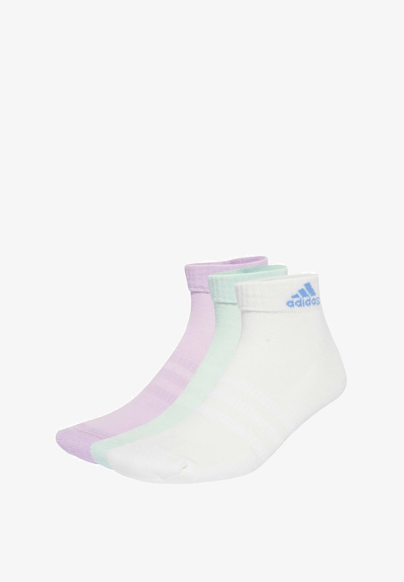 Trīs pāri potīšu zeķu lavandas, piparmētru zaļas un baltas krāsas. Izgatavotas no mīkstas auduma ar teksturētu virsmu un ar zilo Adidas logotipu baltajā pārī.