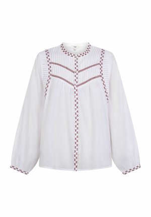Witte blouse met lange mouwen, voorzien van decoratieve rode stiksel en plooien langs het schouderstuk. Knoopsluiting en een ontspannen pasvorm.