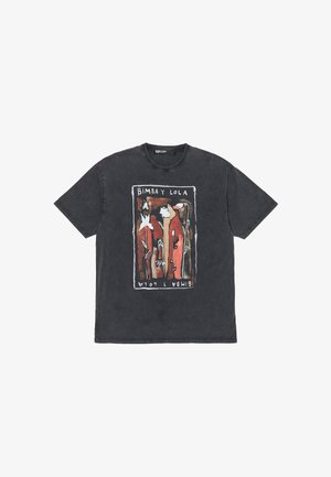 Črna bombažna majica z barvitim grafičnim tiskom z abstraktnimi cvetličnimi vzorci in besedilom "BIMBA Y LOLA" znotraj pravokotnega okvira.