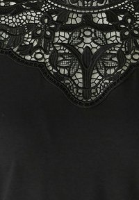 Oui MIT SPITZE - T-Shirt print - black