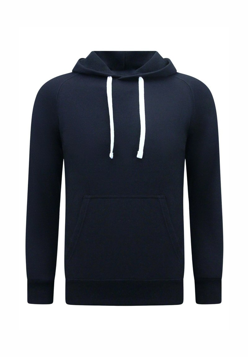 Navyblauwe hoodie met een voorzak, witte trekkoorden en ribgebreide manchetten. Gemaakt van zachte materialen, met een klassiek pullover ontwerp.
