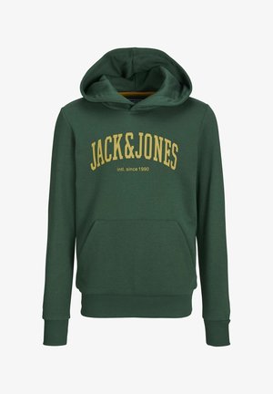 Zielona bluza z kapturem oraz pasujące spodnie wykonane z miękkiej tkaniny. Bluza ozdobiona jest żółtym logo, spodnie mają niewielki akcent z logo.