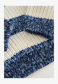 Ausgewählt, blue/white stripe