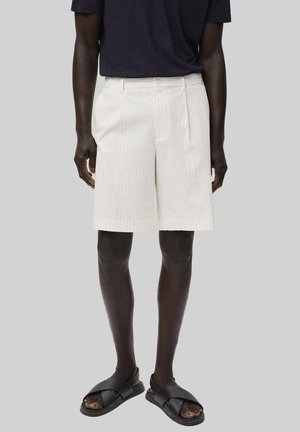 BERMUDA - Kratke hlače - off white