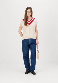 GANT CONTRAST V NECK VEST - Vest - cream