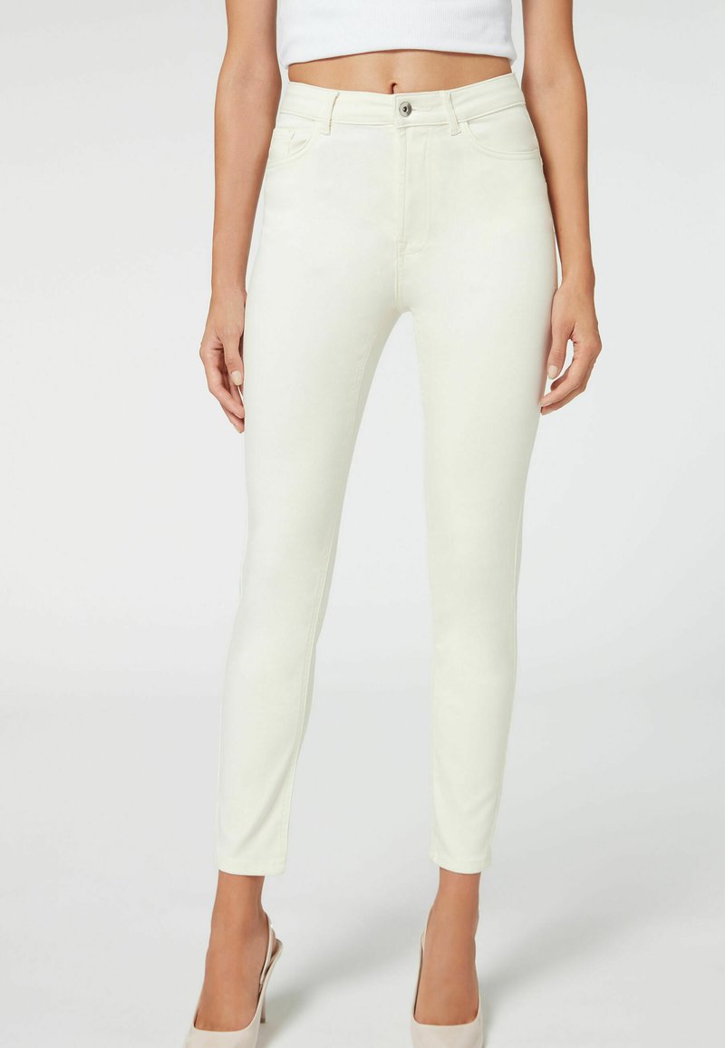 Calzedonia SOFT TOUCH, HIGH WAIST, SKINNY PUSH UP  - Vaqueros pitillo - weiß beige