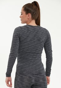 Endurance MIDLAYER CRINA - Langærmet T-shirt -  black