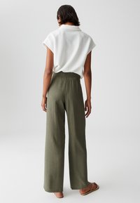 OPUS HIGH RISE LONG WIDE FIT CRINKLE - Trousers - olive leaf