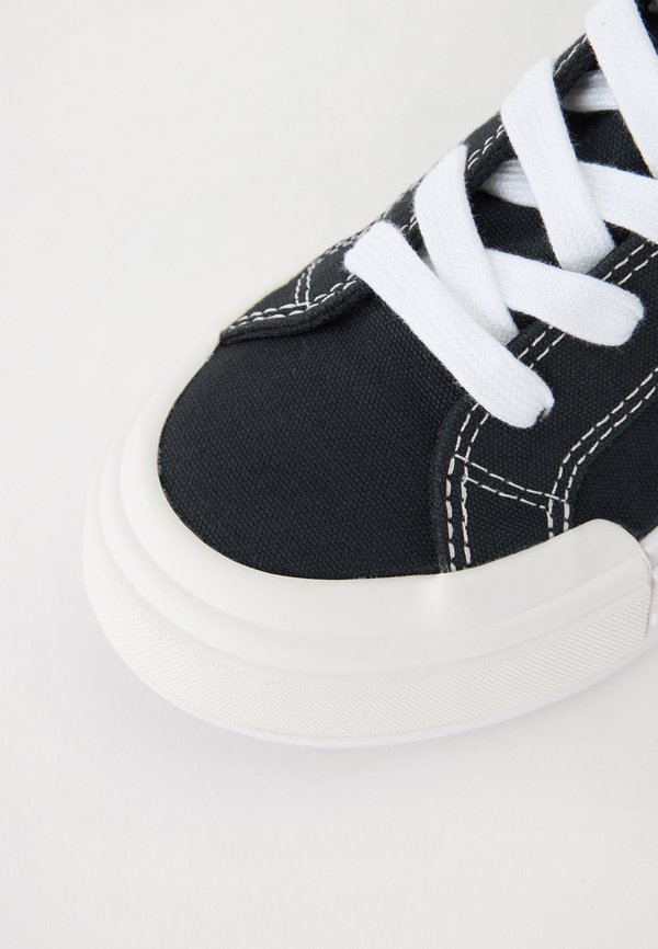 CHUCK TAYLOR ALL STAR CRUISE UNISEX - High-top trainers3