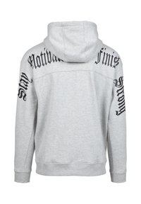 Grijze capuchontrui met zwarte tekstzinnen op de schouders en mouwen. Gemaakt van zachte, gestructureerde stof met een relaxte pasvorm.