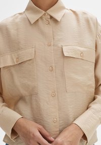 OPUS LANGARM FASTELLE - Button-down blouse - soft oat