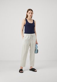 GAP TANK - Viršus - navy