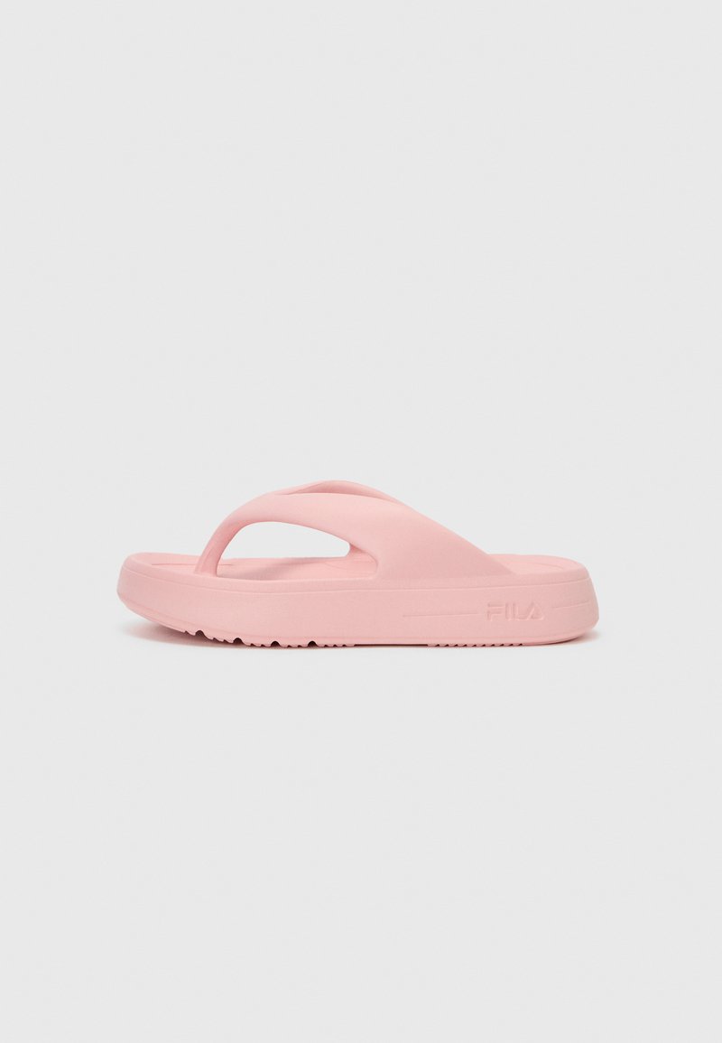 Rosa gummisandaler med tykk såle, åpen tå-design og to øvre stropper. Har et strukturert grep på sålen og merket på siden.