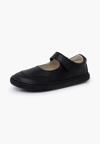 Zapato Mary Jane de cuero negro con punta redondeada, correa ajustable de Velcro, suela de goma texturizada y forro interior acolchado.