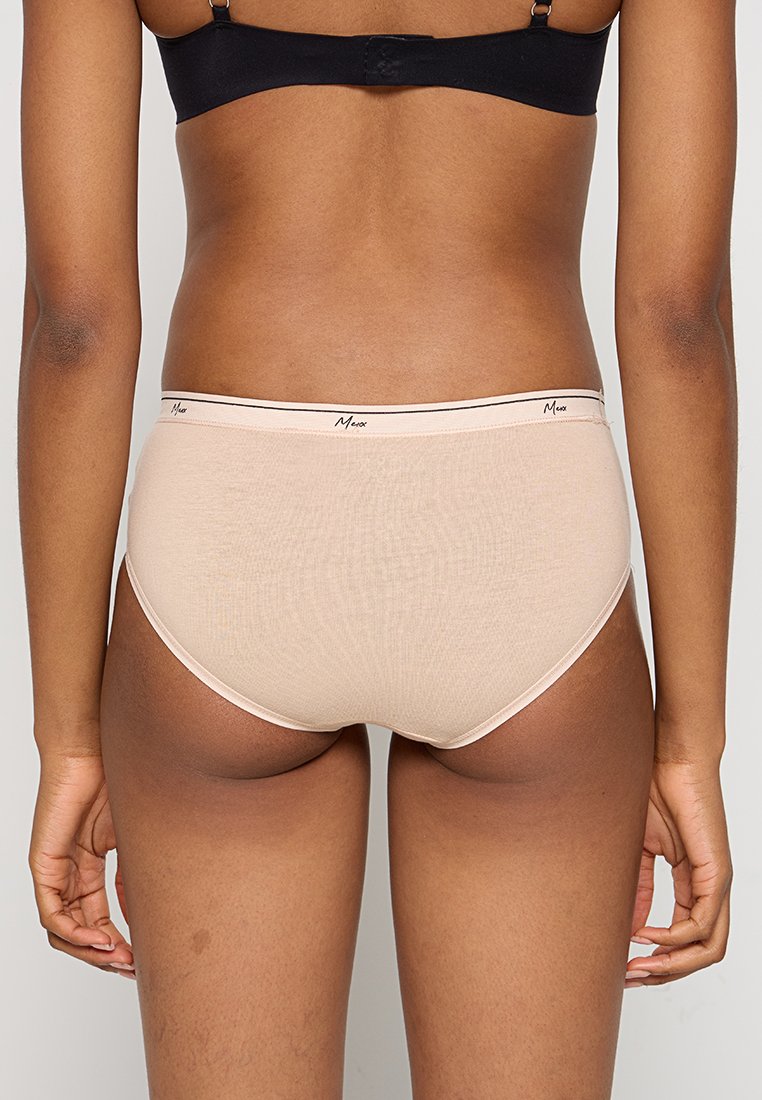 Beżowe bawełniane majtki hipster z czarnym pasem z subtelnym logo. Gładka faktura i pełne pokrycie.
