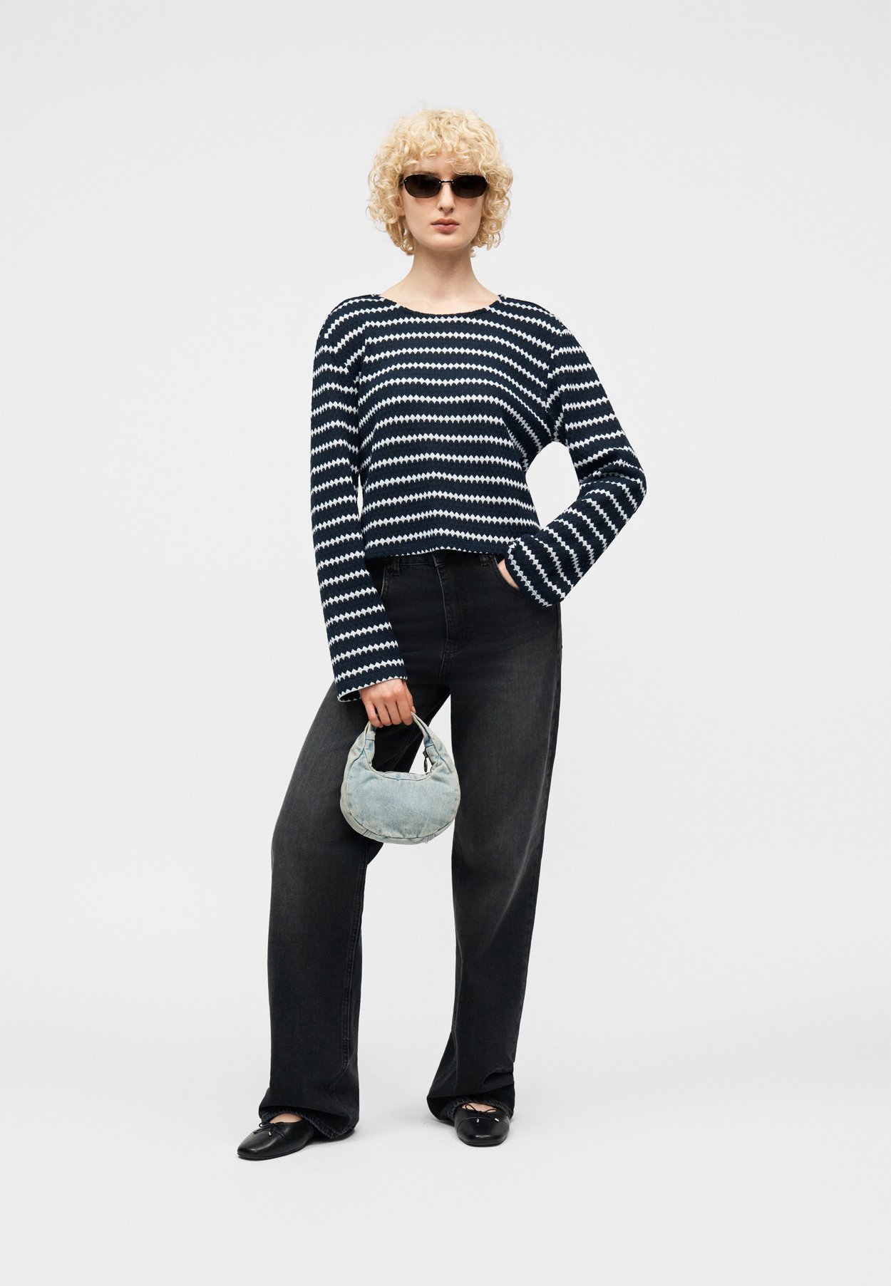 ONLEVA O NECK STRIPE