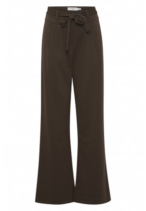Pantaloni a gamba larga di colore marrone scuro, realizzati in materiale morbido, con una cintura annodata, pieghe frontali e una vestibilità rilassata.