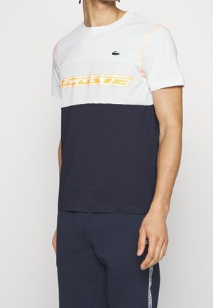 Tekninen t-paita - white