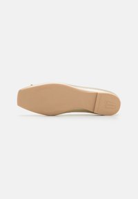 Pretty Ballerinas CAMILE - Balerinke - platino gold
