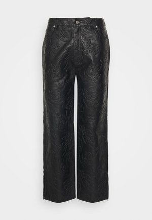 Han Kjøbenhavn EMBOSSED TRIBAL - Odinės kelnės - black