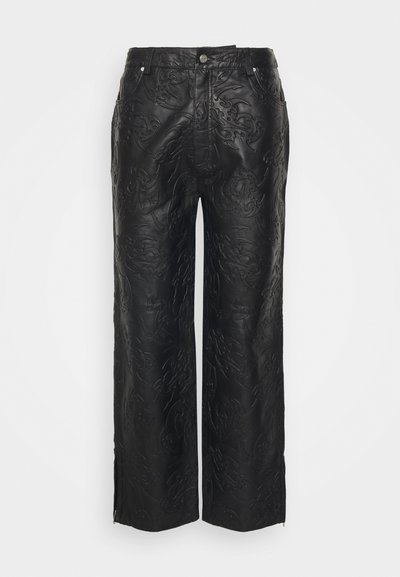 Han Kjøbenhavn EMBOSSED TRIBAL - Δερμάτινο παντελόνι - black
