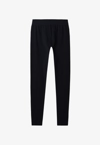 Vald, black