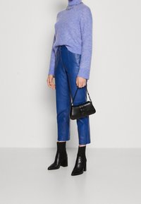 Object Trui - lilac