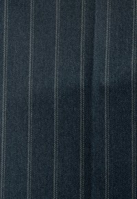 Thumbnail Image 8