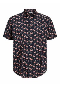 Camisa de botones de manga corta con fondo navy y estampado de flamencos rosas, hecha de tela ligera, con cuello clásico.