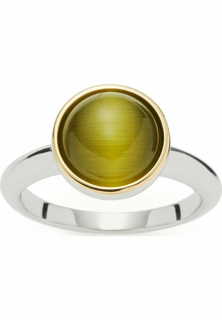Bague en argent avec une pierre précieuse ronde et polie jaune-vert sertie dans un chaton en or, présentée sur fond blanc.