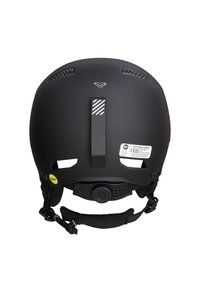 Czarny matowy kask narciarski z wentylacją, białym paskiem ozdobnym, regulowanym paskiem podbródka oraz pokrętłem do regulacji dopasowania. Oznakowany CE.