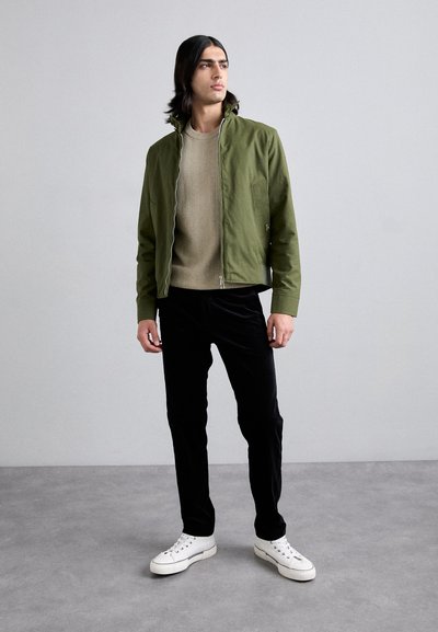 PS Paul Smith MENS STAND COLLAR HARRINGTON - Suvejakk - greens