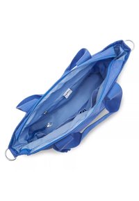 Borsa in tessuto blu con doppio manico, chiusura con zip e interno azzurro chiaro dotato di tasca con zip e gancio per le chiavi.