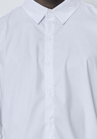 FRILIVIN CLASSIQUE UNIE À MANCHES LONGUES - Chemise classique - blanc