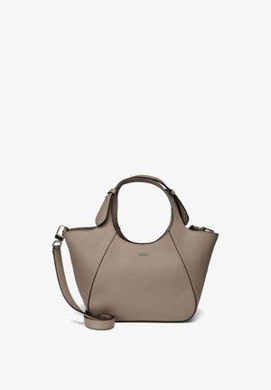 Sac en cuir taupe à la forme structurée, avec deux poignées supérieures et une bandoulière amovible. Présente un logo et une surface texturée.