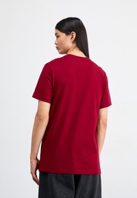 Jordan JUMPMAN FLIGHT TEE - T-shirts print - team red/white