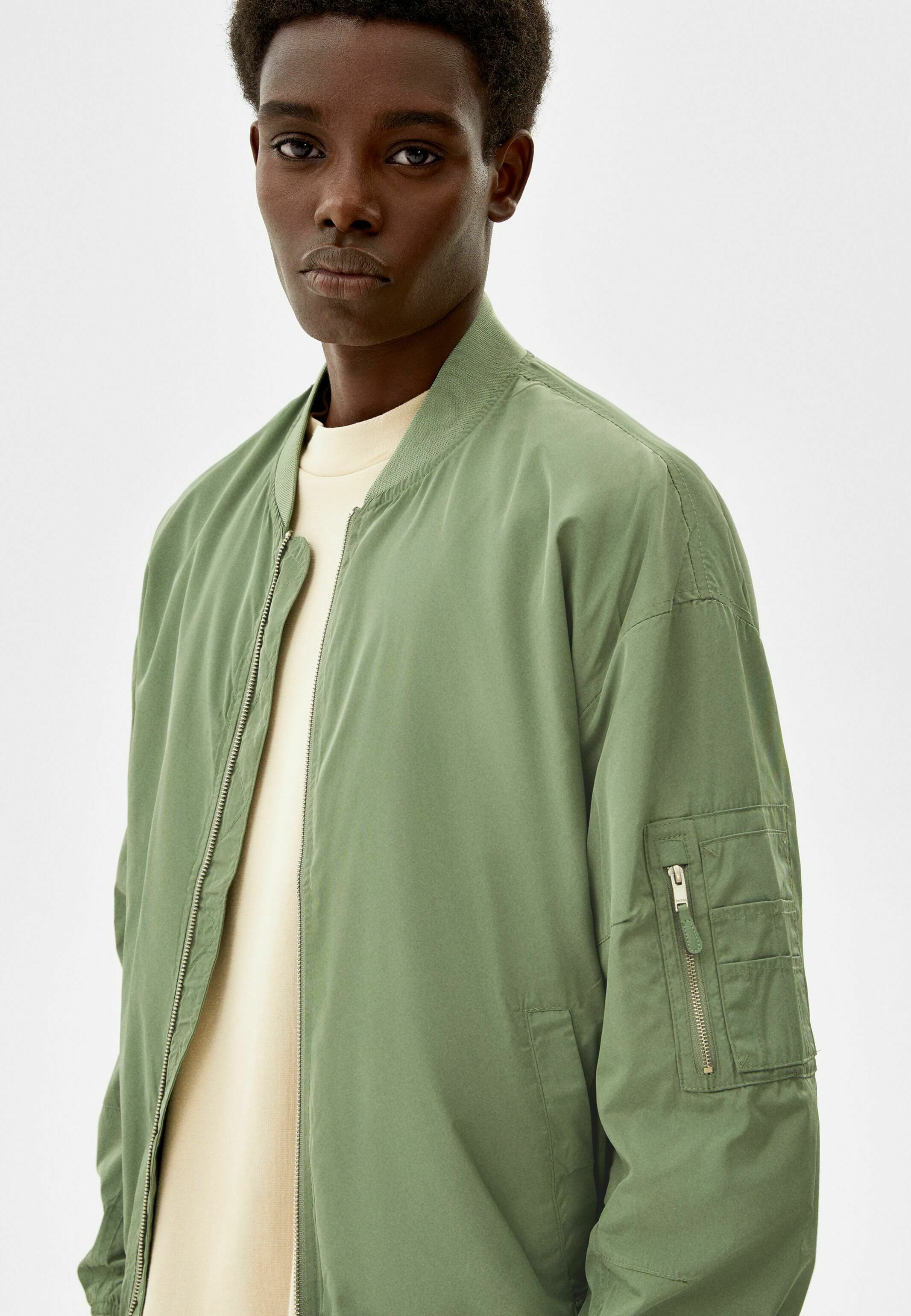 Bershka LIGHT - Bomber Jacket - khaki 