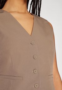 ONLY ONLASTRID SHORT FITTED - Strukirani kaput - walnut