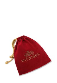 Bolsa de terciopelo rojo con cordón, con el texto dorado en relieve "WITTCHEN" y un escudo. Presenta una superficie texturizada y un cierre de cordón dorado retorcido.