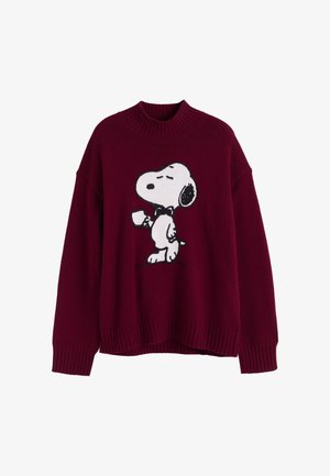 Burgunderfarbener Pullover mit geripptem Halsausschnitt und Bündchen, mit einem schwarz-weißen Snoopy-Graphic, der eine Tasse hält, aus gestricktem Material und in entspannter Passform.