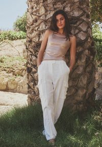 Next REGULAR FIT - Kapsáče - white