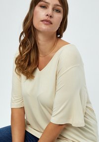 PEPPERCORN PCROSALINDA - T-shirt basic - sandshell