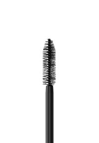 Baguette de mascara noire avec des poils densément regroupés sur fond blanc, utilisée pour appliquer le maquillage des cils.