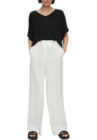 s.Oliver BLACK LABEL Trousers - white