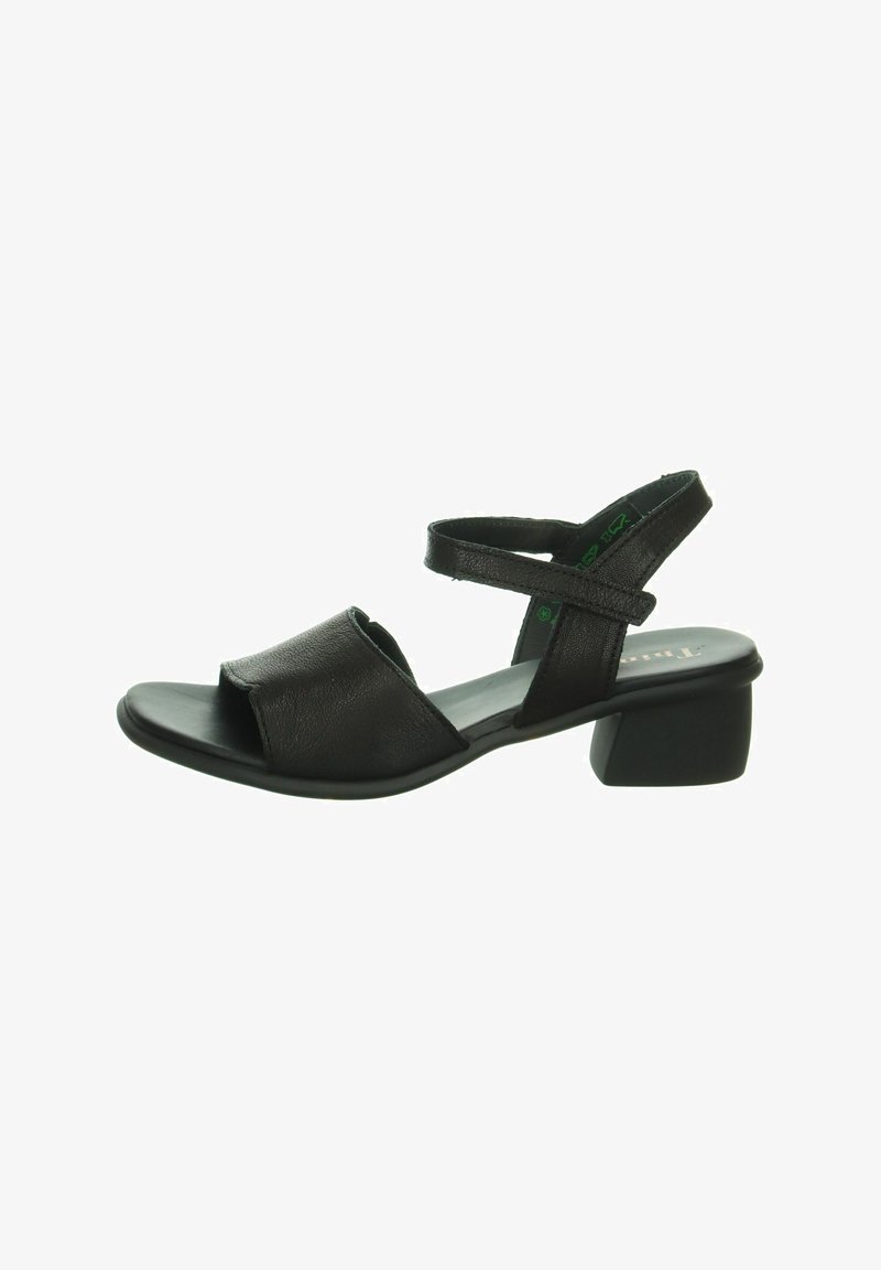 Schwarze Leder-Sandalen mit offenem Zeh, die einen breiten Riemen über dem Fuß und einen Knöchelriemen haben, auf einem niedrigen quadratischen Absatz.