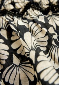Next SHIRRED CAMI - Top - black white