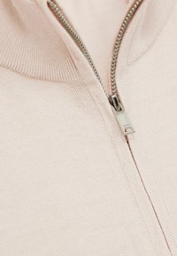 Unausgewählt, beige